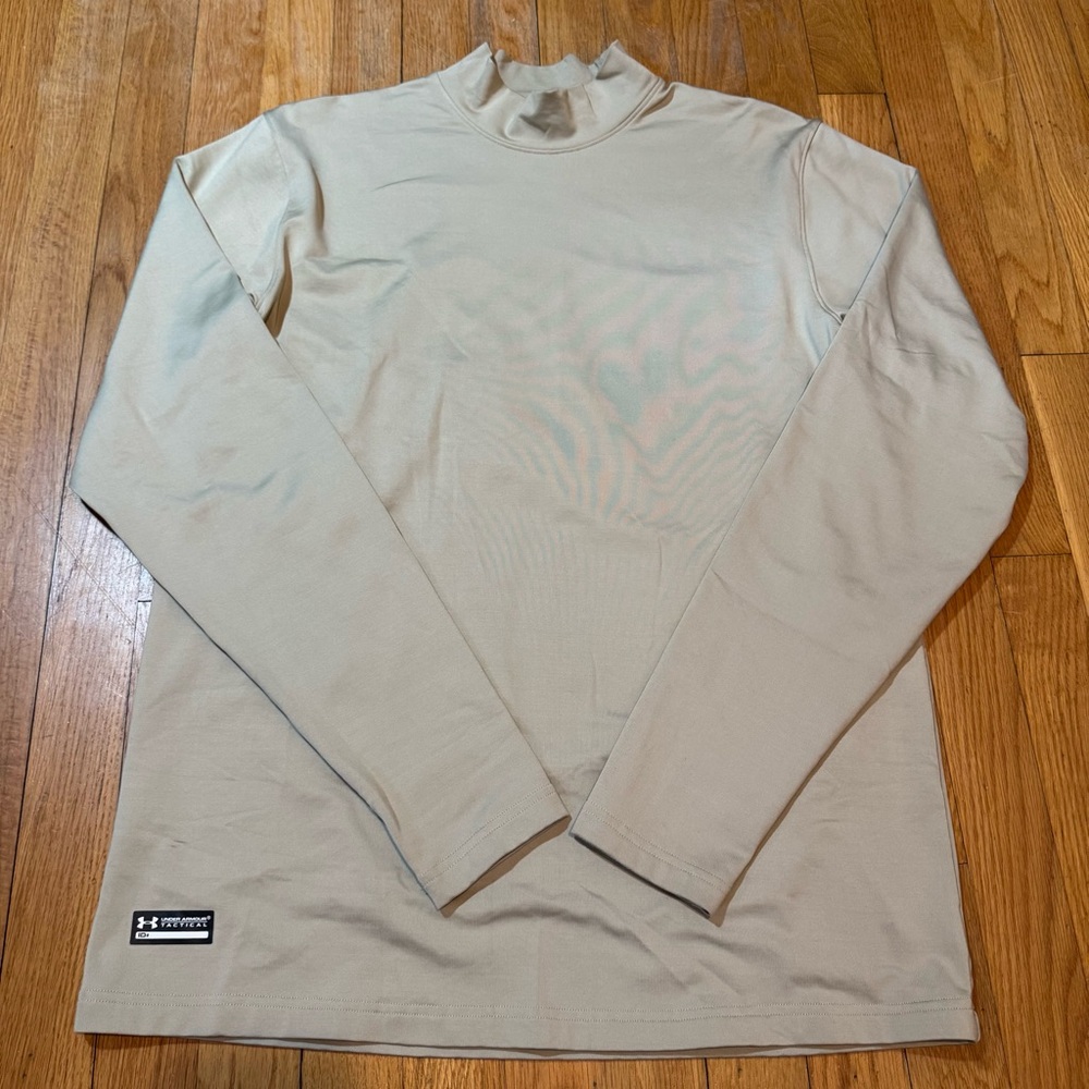 Mens (L) Under Armour Tactical Turtle Neck Khaki Shirt